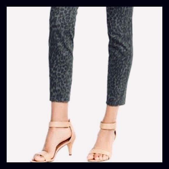 Style & Co Wild Puma Gray & Black Mid Rise Curvy Fit Skinny Leg Size 4 Jeans - Picture 3 of 7